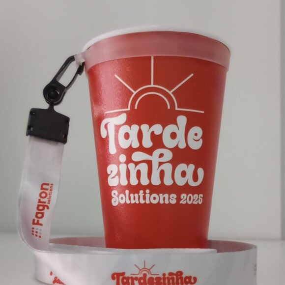 COPO COM CORDÃO PERSONALIZADO